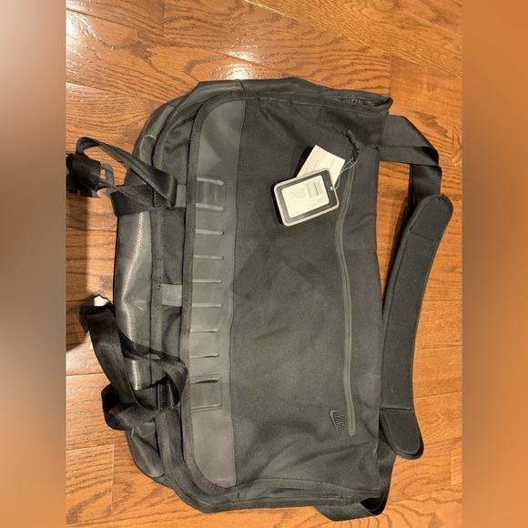 Nike bike messenger bag - Picture 3 of 4